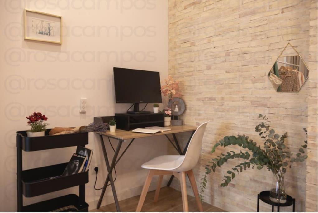 Rb - Urban Loft Retreat, Comfort & Good Location Валенсия Экстерьер фото
